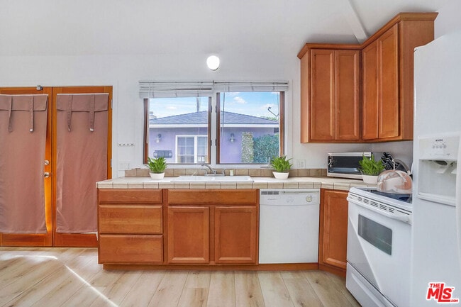 Building Photo - 8404 Holy Cross Pl