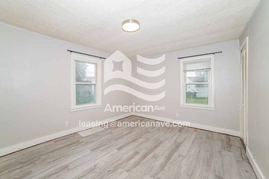 Building Photo - 3624 N Finnell Ave