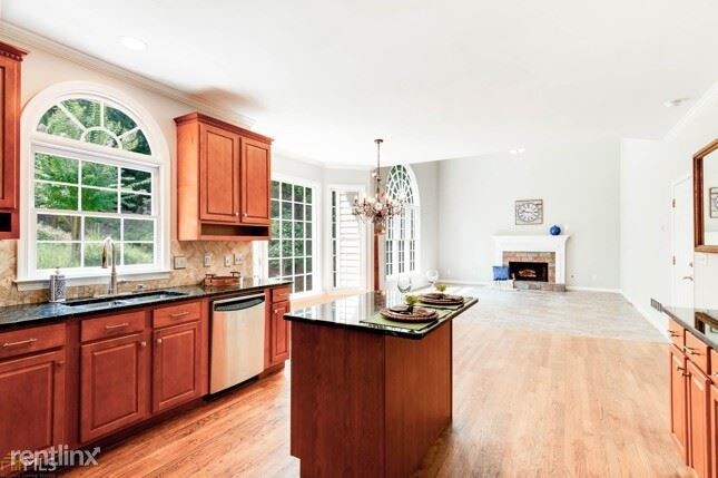 Building Photo - 5 br, 3 bath House - 5005 Brent Knoll Ln