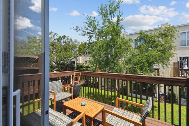 Building Photo - 3174 Bayshore Oaks Dr