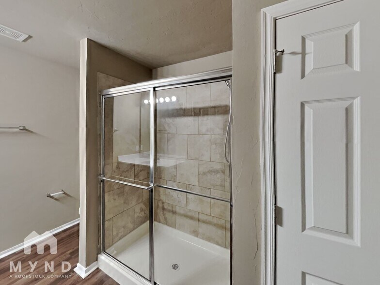 Building Photo - 3412 SE 95th St