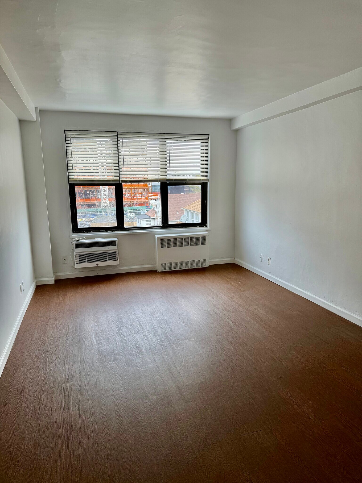 Building Photo - 48 Davis Ave