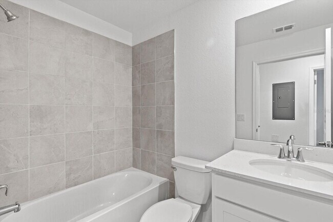 Building Photo - 12440 Wellen Golf St