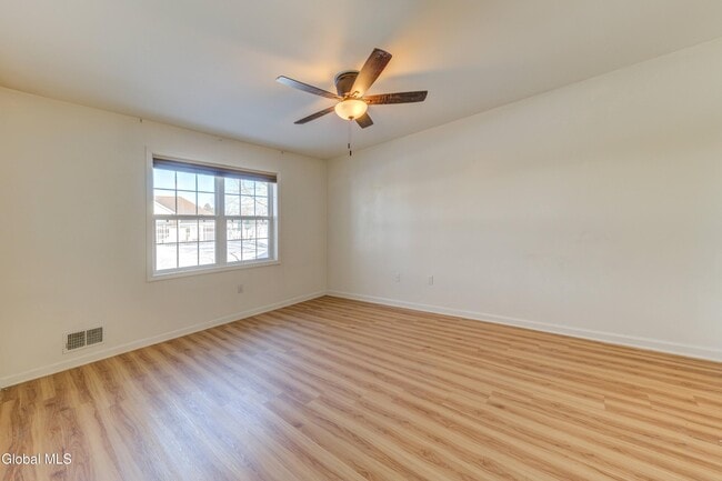 Building Photo - 906 Heritage Way