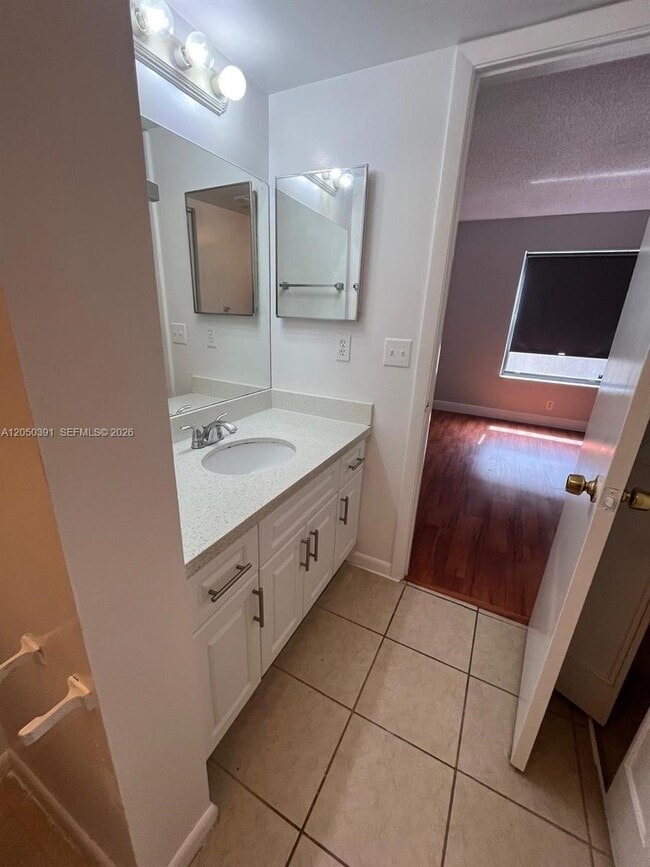 Building Photo - 21906 Lake Forest Cir