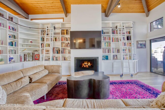 Building Photo - 7638 E Vía De Lindo