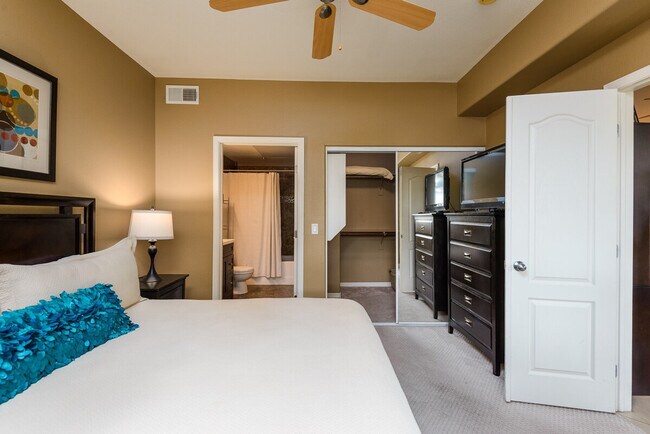 Building Photo - 6900 E Princess Dr