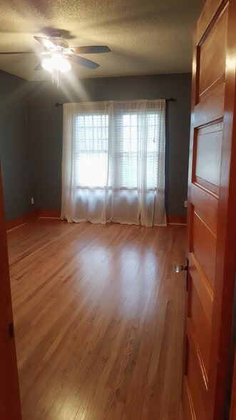 Primary Bedroom - 2816 Reed Ave