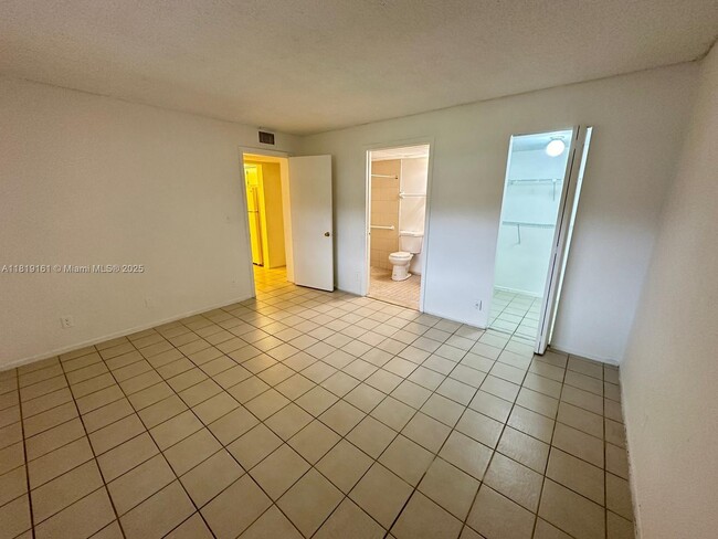 Building Photo - 8000 Fairview Dr