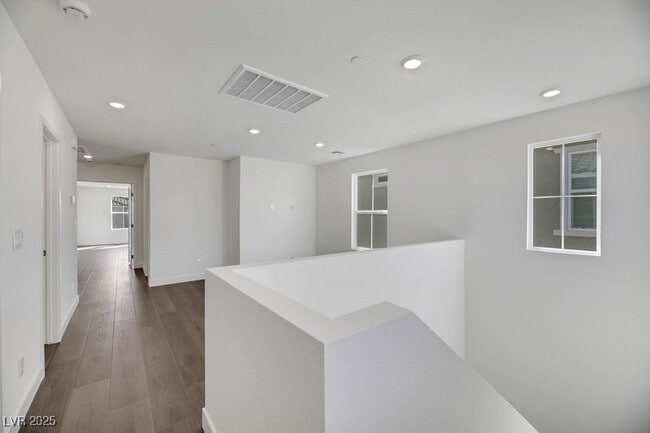Building Photo - 2770 Alfena Pl