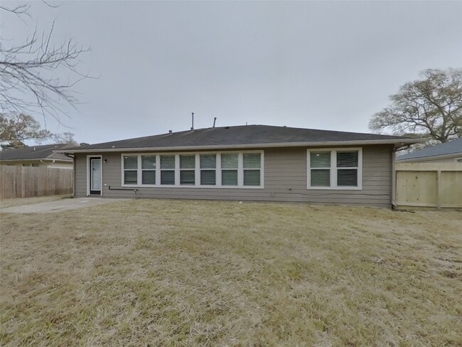 Building Photo - 17023 Morning Star Ave