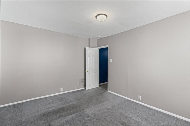 Building Photo - 224 Parker Ave