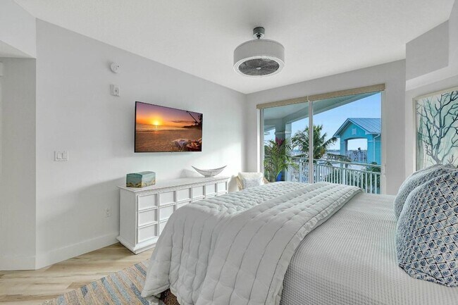 Building Photo - 875 NW Flagler Ave