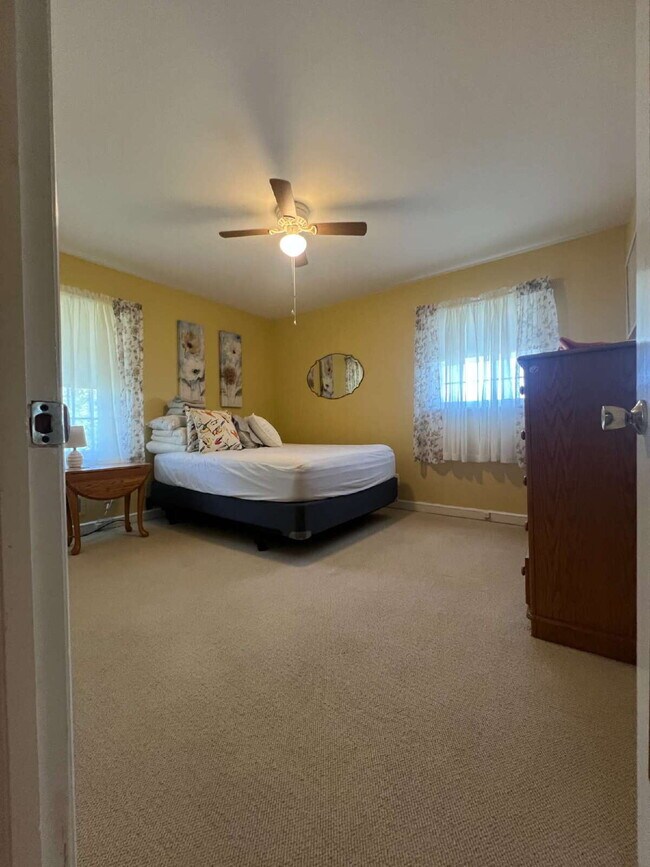 Building Photo - Lovely One Level House in SW Roanoke! 3 Bd...