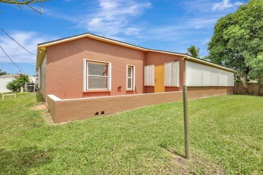 Building Photo - 1530 SW Escobar Ln