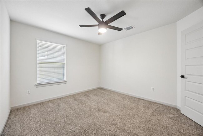 Building Photo - 105 Krause Spgs Dr
