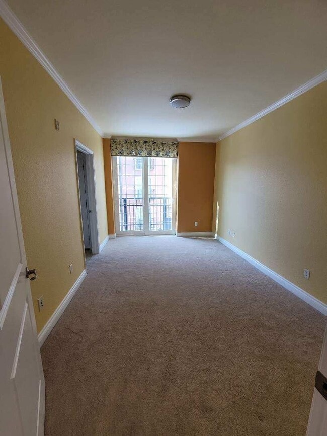 Building Photo - 2 Bed 2 Bath High-End Condo in Downtown Go...