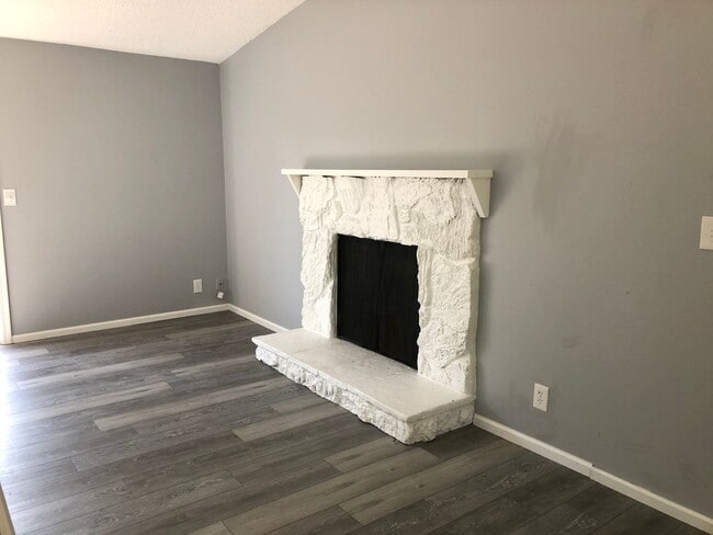 Building Photo - 2-Bedroom 1-Bathroom Duplex in Veneta