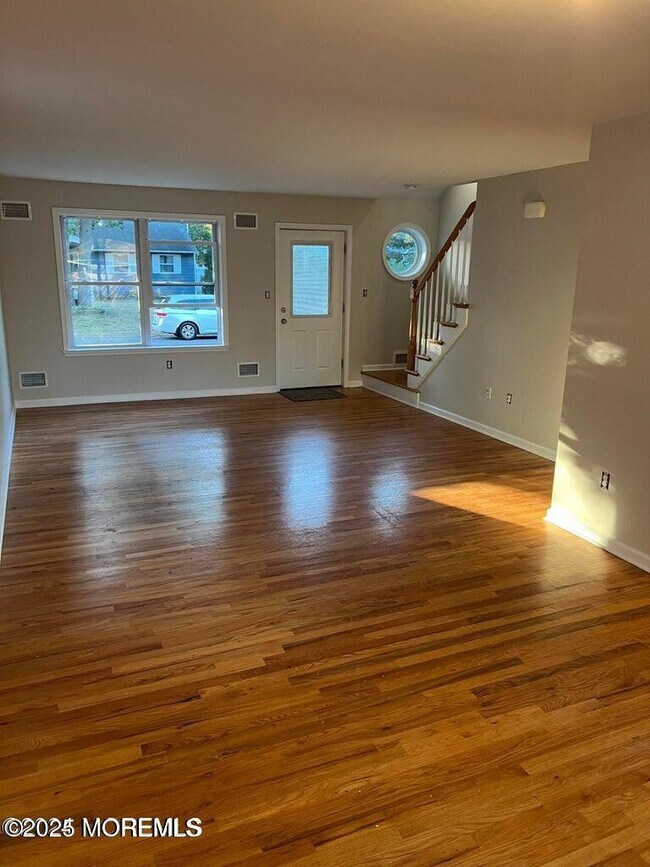 Building Photo - 567 Sica Ln