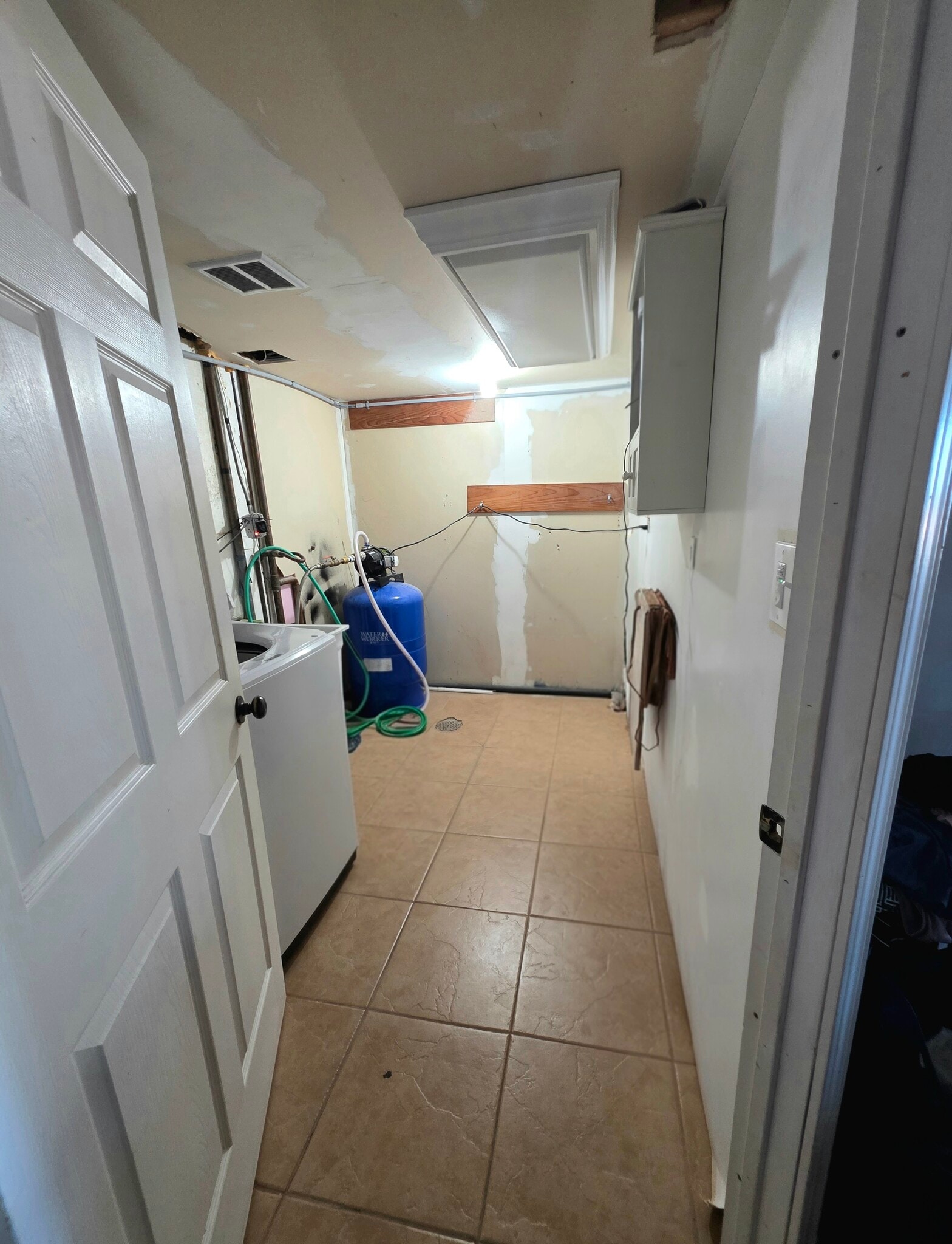 Laundry room with double hook-ups - 1409 2nd West Hill Dr