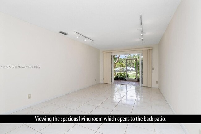 Building Photo - 6493 Via Regina