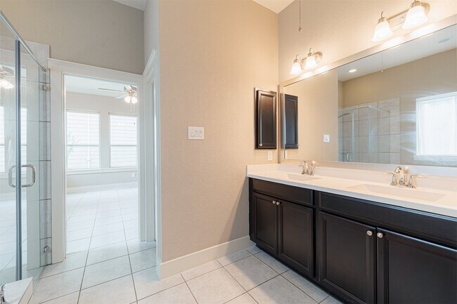 Building Photo - 16831 Osprey Bend Dr