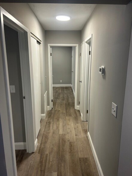 Building Photo - 6801 Cheviot Rd