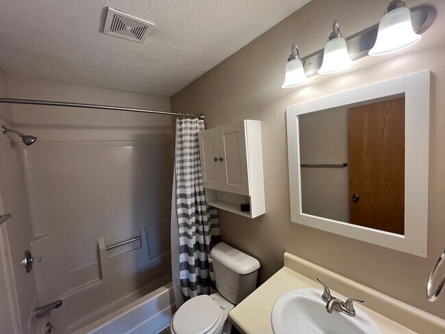 Building Photo - 2541 Neil Armstrong Dr