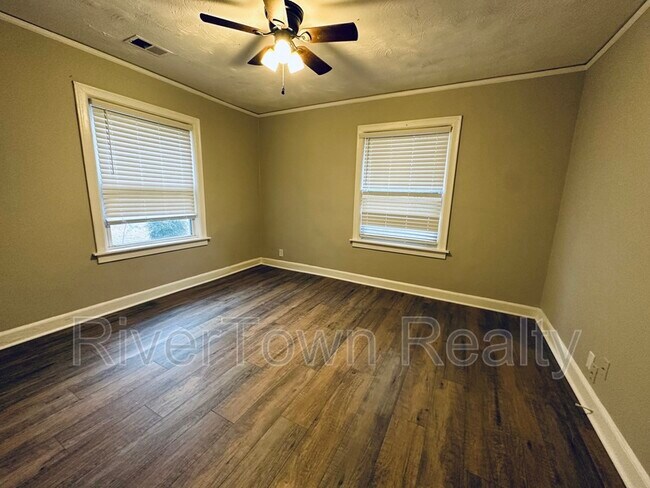 Building Photo - 3205 Choctaw Ave