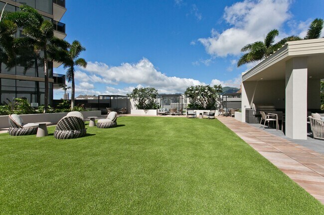 Building Photo - 1388 Kapiolani Blvd