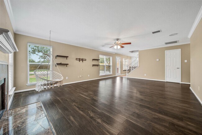 Building Photo - 16731 Creek Trail
