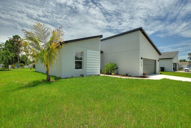 Building Photo - 2354 Littlefield Ln
