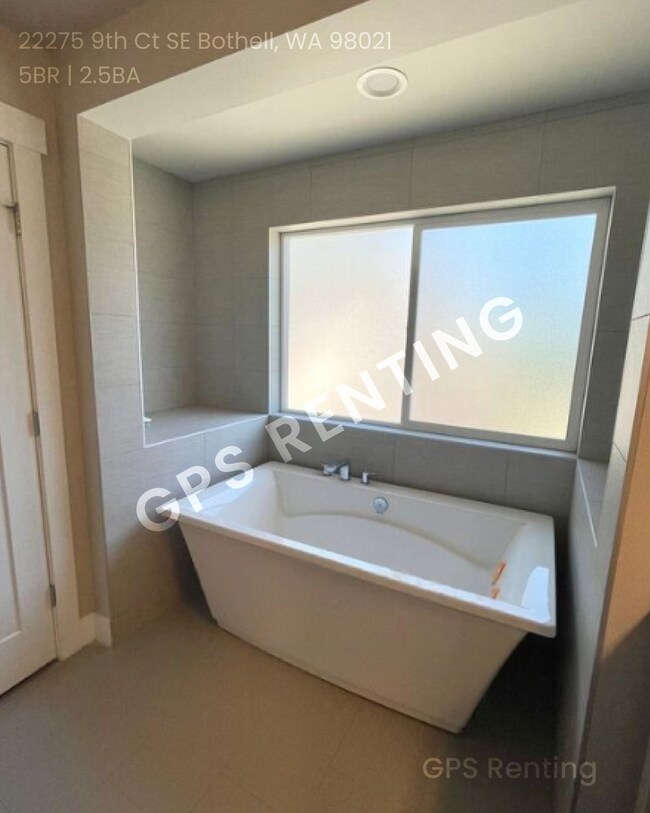 Building Photo - Elegant 5-Bedroom Home in Bothell ! ! !
