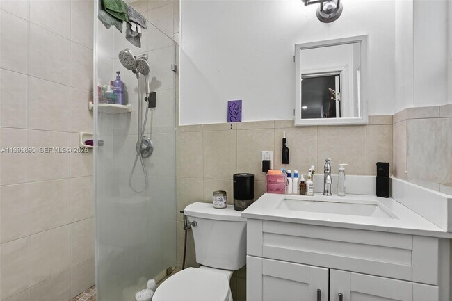 Building Photo - 920 SW 30th St