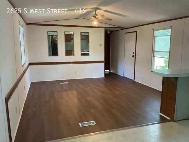 Building Photo - 2625 S West St