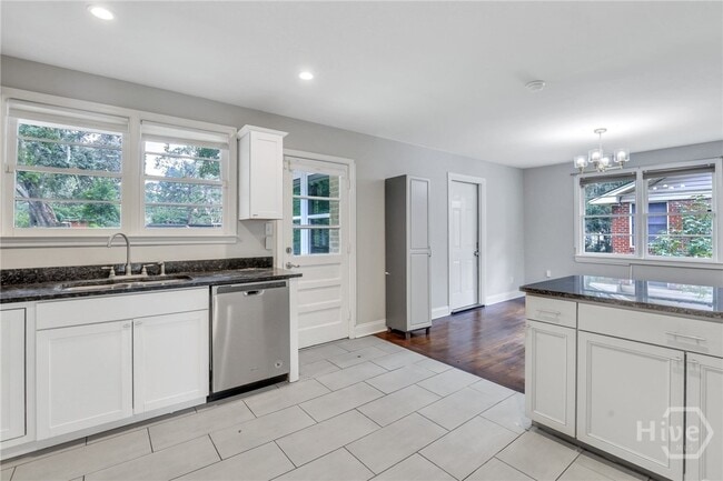 Building Photo - 5215 Habersham St