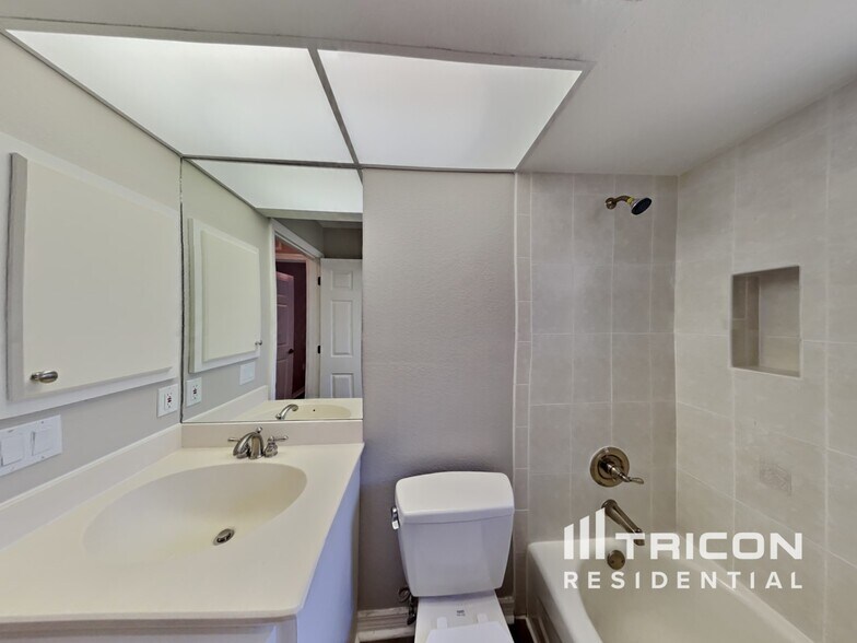 Building Photo - 26060 Concepcion Dr