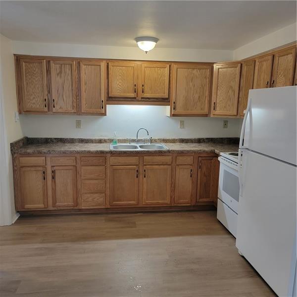 Building Photo - 890 Monaca Rd