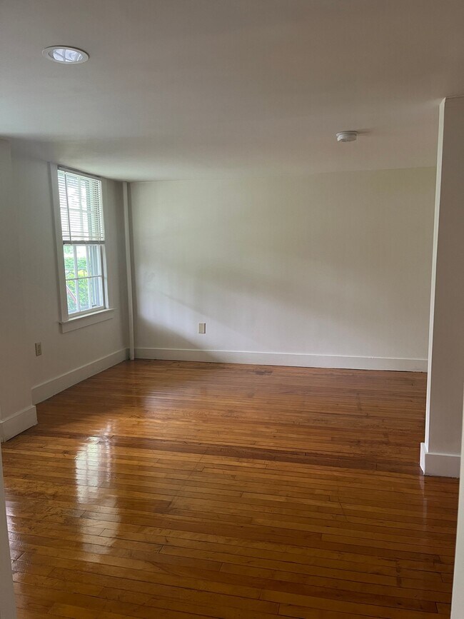 Building Photo - 14 Myrica Ave