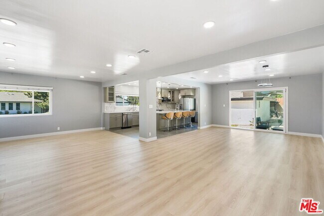 Building Photo - 8901 Rubio Ave