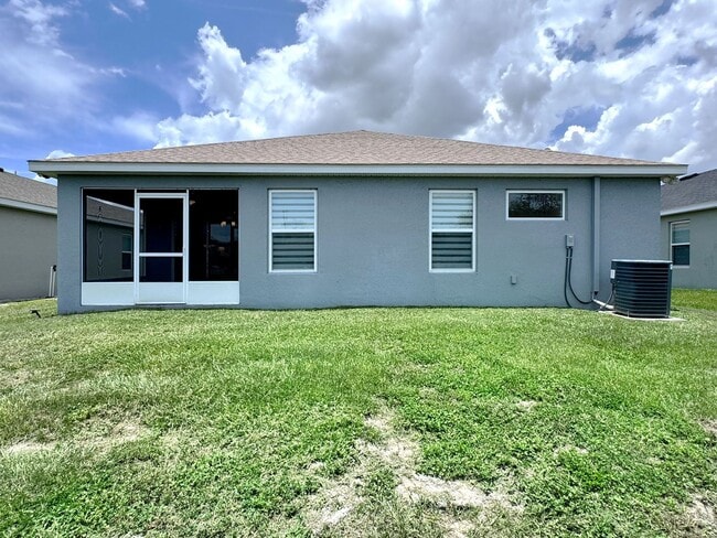 Building Photo - Beautiful 4-BR, 2-BA “Budget Friendly”– So...