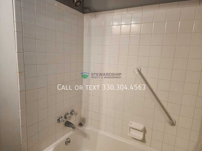 Building Photo - 1107 Field St NW