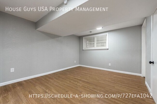 Building Photo - 11911 Sycamore Ave