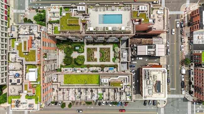 Building Photo - 1400 Hudson St