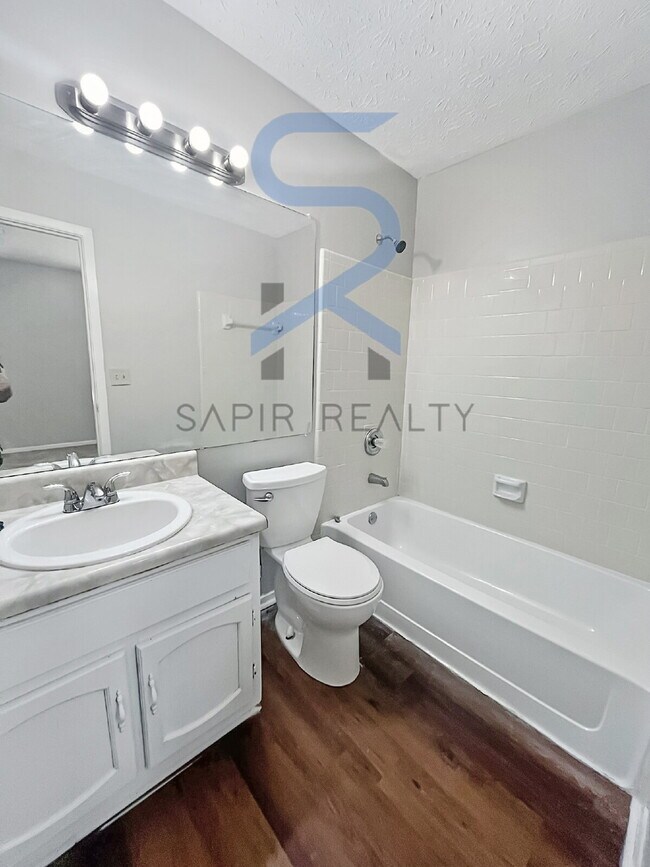 Building Photo - 5749 Wells Cir