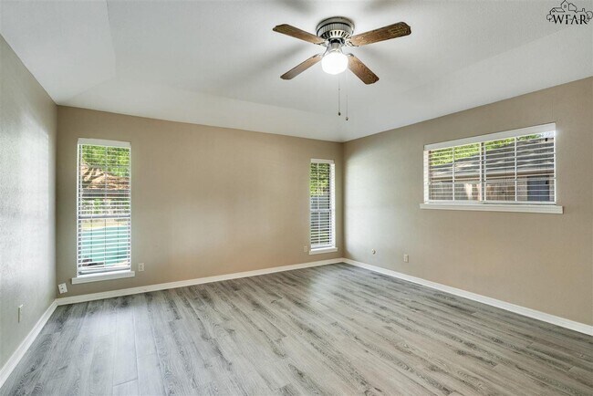 Building Photo - 4301 Shady Ln