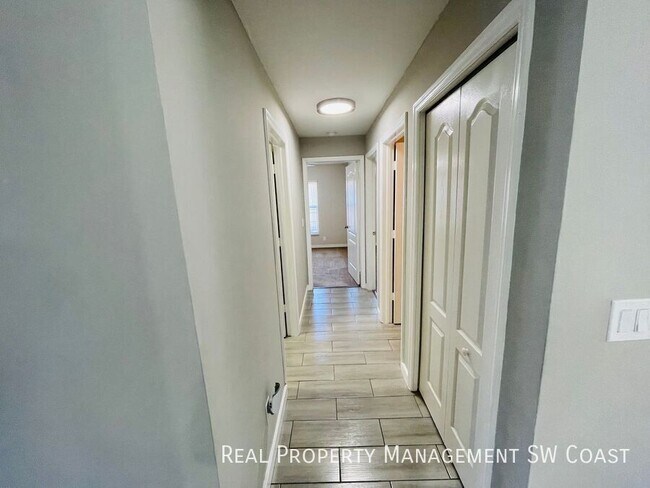Building Photo - 11554 Woodmount Ln