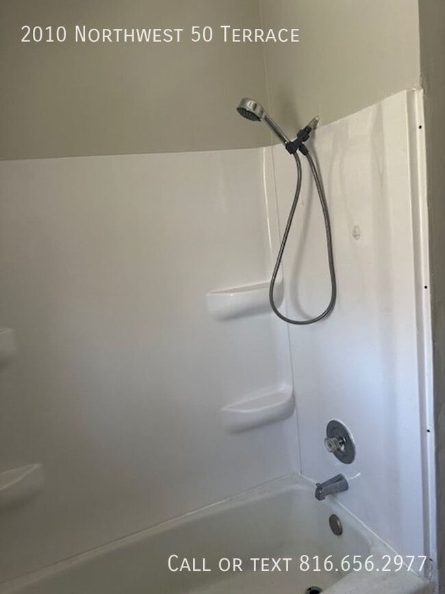 Building Photo - 2010 NW 50 Terrace