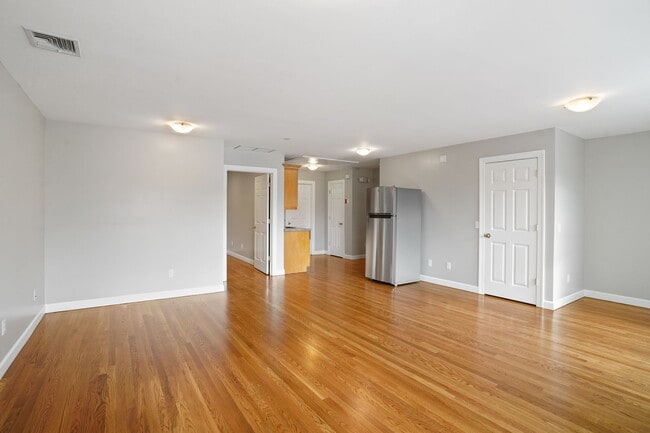 Building Photo - 13 South St