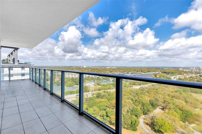 Building Photo - 16385 Biscayne Blvd